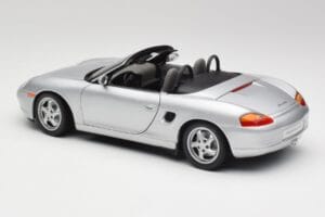 Porsche Boxster 986 Cabriolet Arctic Argent Métallisé UT Models 1:18 27852 Métal Moulé — image 7 sur 8