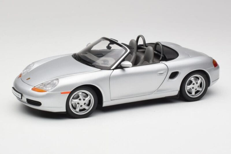 Porsche Boxster 986 Cabriolet Arctic Argent Métallisé UT Models 1:18 27852 Métal Moulé