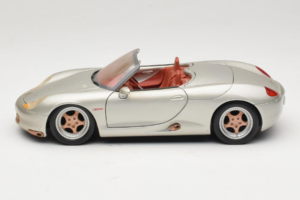 Porsche Boxster 986 Concept Argent Maisto 1:18 50231 Métal Moulé — image 4 sur 8