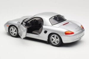 Porsche Boxster 986 Hard Top Argent UT Models 1:18 27854 Métal Moulé — image 5 sur 8