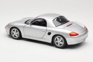 Porsche Boxster 986 Hard Top Argent UT Models 1:18 27854 Métal Moulé — image 7 sur 8