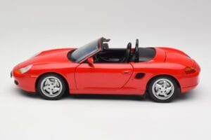 Porsche Boxster S 986 Guards Rouge UT Models 1:18 27861-M1 Métal Moulé — image 4 sur 8