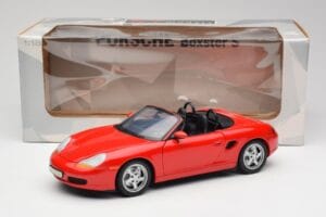 Porsche Boxster S 986 Guards Rouge UT Models 1:18 27861-M1 Métal Moulé — image 8 sur 8