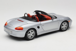 Porsche Boxster S 986 Argent UT Models 1:18 WAP021007 Métal Moulé — image 3 sur 8