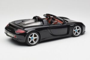 Porsche Carrera GT Noir Maisto 1:18 36665 Métal Moulé — image 3 sur 8
