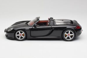 Porsche Carrera GT Noir Maisto 1:18 36665 Métal Moulé — image 4 sur 8