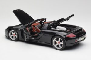 Porsche Carrera GT Noir Maisto 1:18 36665 Métal Moulé — image 5 sur 8