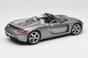 Porsche Carrera GT Gris Métallisé Maisto 1:18 36622-R1 Métal Moulé — image 3 sur 8