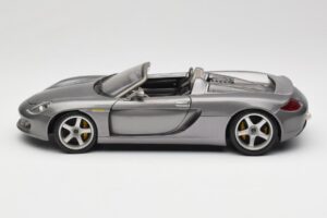 Porsche Carrera GT Gris Métallisé Maisto 1:18 36622-R1 Métal Moulé — image 4 sur 8