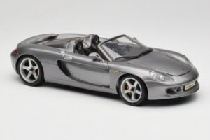 Porsche Carrera GT Gris Métallisé Maisto 1:18 36622-R1 Métal Moulé — image 6 sur 8