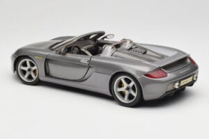 Porsche Carrera GT Gris Métallisé Maisto 1:18 36622-R1 Métal Moulé — image 7 sur 8