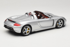 Porsche Carrera GT Silver Metallic Minichamps 1:18 WAP02103014 Métal Moulé — image 3 sur 8