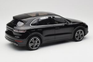 Porsche Cayenne 958 Turbo S Noir Minichamps 1:18 155066070 Métal Moulé — image 2 sur 6