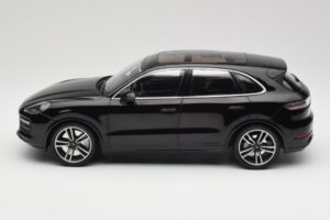 Porsche Cayenne 958 Turbo S Noir Minichamps 1:18 155066070 Métal Moulé — image 3 sur 6