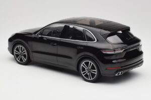 Porsche Cayenne 958 Turbo S Noir Minichamps 1:18 155066070 Métal Moulé — image 5 sur 6