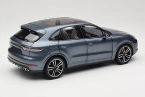 Porsche Cayenne 958 Turbo S Blue Metallic Minichamps 1:18 110066070 Métal Moulé — image 3 sur 8