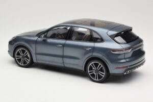 Porsche Cayenne 958 Turbo S Blue Metallic Minichamps 1:18 110066070 Métal Moulé — image 7 sur 8