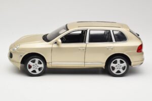 Porsche Cayenne S 955 Beige Maisto 1:18 WAPC2100213 Métal Moulé — image 4 sur 8