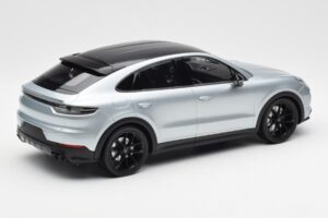 Porsche Cayenne E3 S Coupe Dolo Argent Norev 1:18 WAP0213220K Métal Moulé — image 2 sur 6