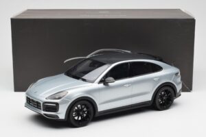 Porsche Cayenne E3 S Coupe Dolo Argent Norev 1:18 WAP0213220K Métal Moulé — image 6 sur 6