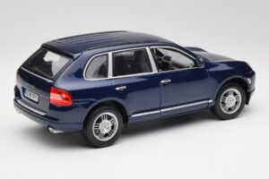 Porsche Cayenne S 9PA Dark Sea Bleu Métallisé Maisto 1:18 31635 Métal Moulé — image 3 sur 8