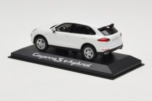 Porsche Cayenne 958 S e-Hybrid Blanc Minichamps 1:43 WAP0200040E Métal Moulé — image 3 sur 4