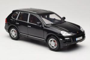 Porsche Cayenne Turbo 957 Noir Norev 1:18 WAP02112317 Métal Moulé — image 6 sur 8