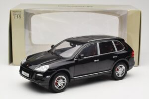 Porsche Cayenne Turbo 957 Noir Norev 1:18 WAP02112317 Métal Moulé — image 8 sur 8