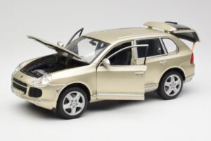 Porsche Cayenne Turbo 955 Beige Maisto 1:18 WAP02100113 Métal Moulé — image 2 sur 8