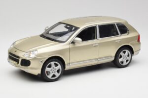 Porsche Cayenne Turbo 955 Beige Maisto 1:18 WAP02100113 Métal Moulé