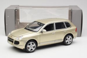 Porsche Cayenne Turbo 955 Beige Maisto 1:18 WAP02100113 Métal Moulé — image 8 sur 8