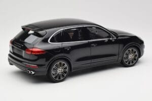 Porsche Cayenne Turbo S 958 Black Metallic Minichamps 1:18 110064000 Métal Moulé — image 3 sur 8