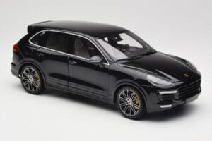 Porsche Cayenne Turbo S 958 Black Metallic Minichamps 1:18 110064000 Métal Moulé — image 6 sur 8