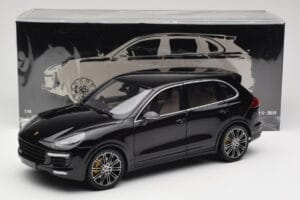 Porsche Cayenne Turbo S 958 Black Metallic Minichamps 1:18 110064000 Métal Moulé — image 8 sur 8
