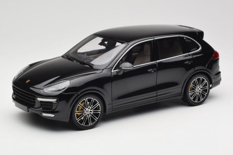 Porsche Cayenne Turbo S 958 Black Metallic Minichamps 1:18 110064000 Métal Moulé