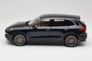 Porsche Cayenne Turbo S 958 Blue Metallic Minichamps 1:18 110064001 Métal Moulé — image 4 sur 8