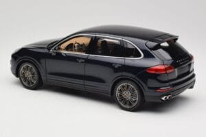 Porsche Cayenne Turbo S 958 Blue Metallic Minichamps 1:18 110064001 Métal Moulé — image 7 sur 8