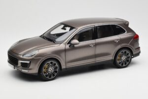Porsche Cayenne E2 Turbo S Umbra Métallique Minichamps 1:18 WAP0213020F Métal Moulé