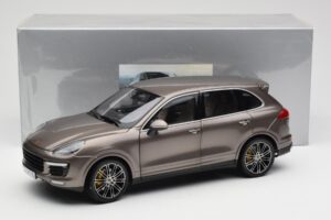 Porsche Cayenne E2 Turbo S Umbra Métallique Minichamps 1:18 WAP0213020F Métal Moulé — image 8 sur 8