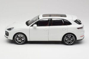 Porsche Cayenne 9YA Turbo Blanc Metallic Minichamps 1:18 155042560 Métal Moulé — image 4 sur 8