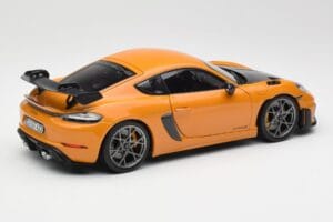 Porsche Cayman GT4 RS 982 Weissach Package Bahama Yellow Norev 1:18 187252 Métal Moulé — image 3 sur 8