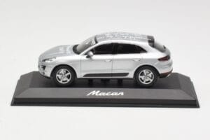 Porsche Macan 95B Silver Grey Metallic Prototype Minichamps 1:43 WAP0201540E Métal Moulé