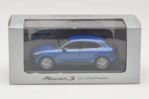 Porsche Macan 95B S Bleu World Premiere Minichamps 1:43 WAP0201550E Métal Moulé — image 4 sur 4