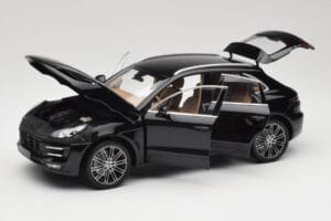 Porsche Macan Turbo 95B Black Metallic Minichamps 1:18 110062502 Métal Moulé — image 2 sur 8