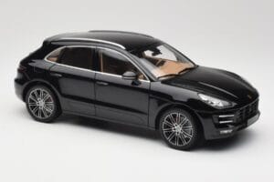 Porsche Macan Turbo 95B Black Metallic Minichamps 1:18 110062502 Métal Moulé — image 6 sur 8