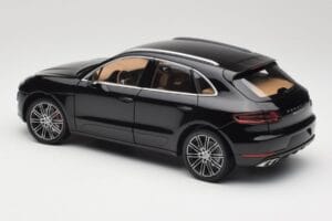 Porsche Macan Turbo 95B Black Metallic Minichamps 1:18 110062502 Métal Moulé — image 7 sur 8