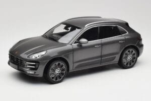 Porsche Macan Turbo 95B Grey Metallic Minichamps 1:18 110062501 Métal Moulé