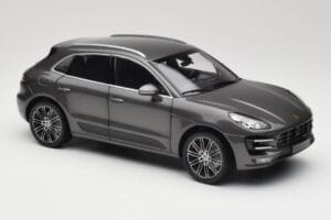 Porsche Macan Turbo 95B Grey Metallic Minichamps 1:18 110062501 Métal Moulé — image 6 sur 8