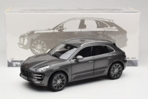 Porsche Macan Turbo 95B Grey Metallic Minichamps 1:18 110062501 Métal Moulé — image 8 sur 8