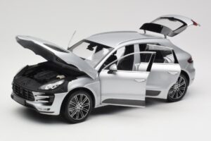 Porsche Macan Turbo 95B Argent Minichamps 1:18 110062504 Métal Moulé — image 2 sur 8